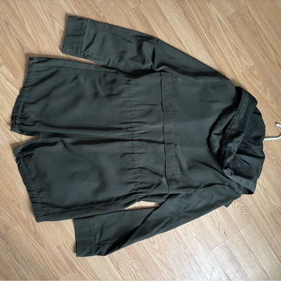 Calvin Klein women’s Dark Green Raincoat - Picture 3 of 3